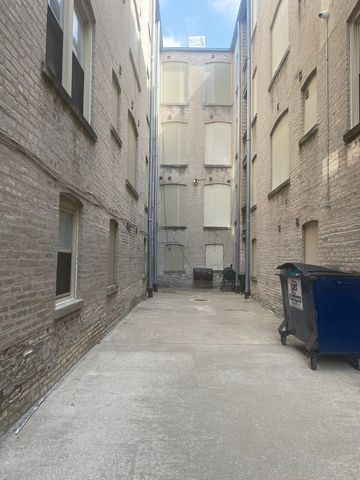 2319 E 70th Place 10, Chicago, IL 60649
