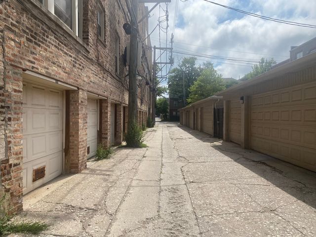 2319 E 70th Place 10, Chicago, IL 60649