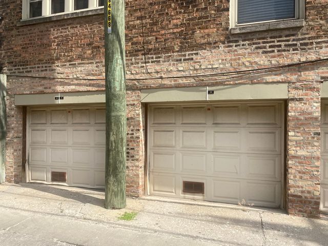 2319 E 70th Place 10, Chicago, IL 60649