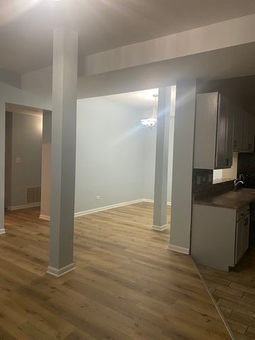 2319 E 70th Place 10, Chicago, IL 60649