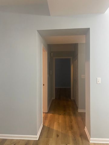 2319 E 70th Place 10, Chicago, IL 60649