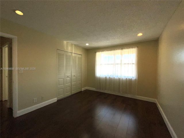 10043 Winding Lake Rd 201, Sunrise, FL 33351