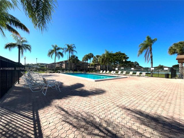 10043 Winding Lake Rd 201, Sunrise, FL 33351