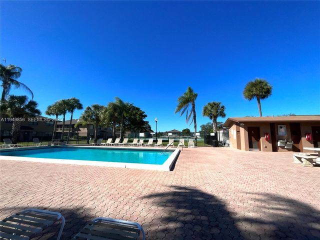 10043 Winding Lake Rd 201, Sunrise, FL 33351