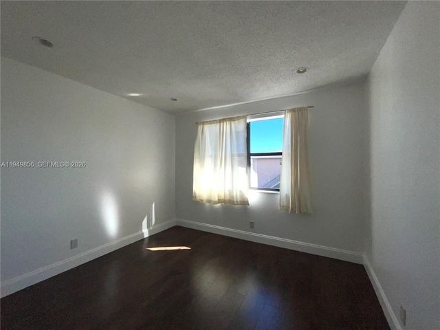 10043 Winding Lake Rd 201, Sunrise, FL 33351