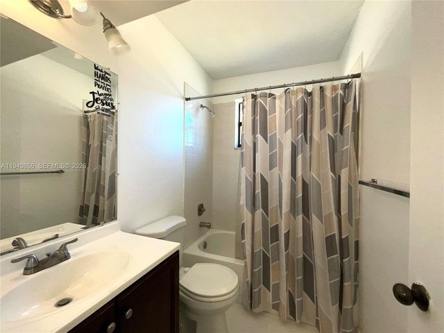 10043 Winding Lake Rd 201, Sunrise, FL 33351