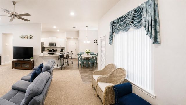 6439 NW Polly Court, Port St. Lucie, FL 34986