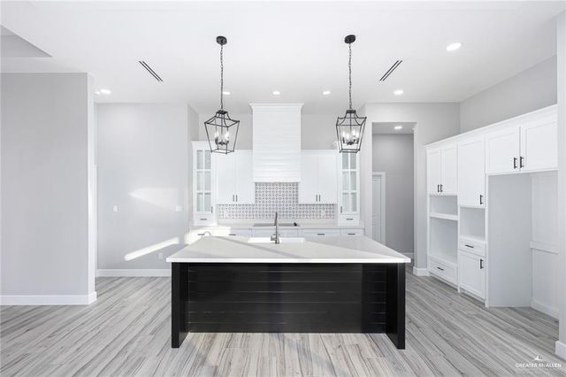 3304 Rabbit Run Avenue, Alton, TX 78572