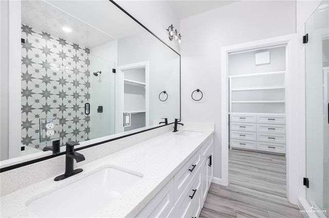 3304 Rabbit Run Avenue, Alton, TX 78572