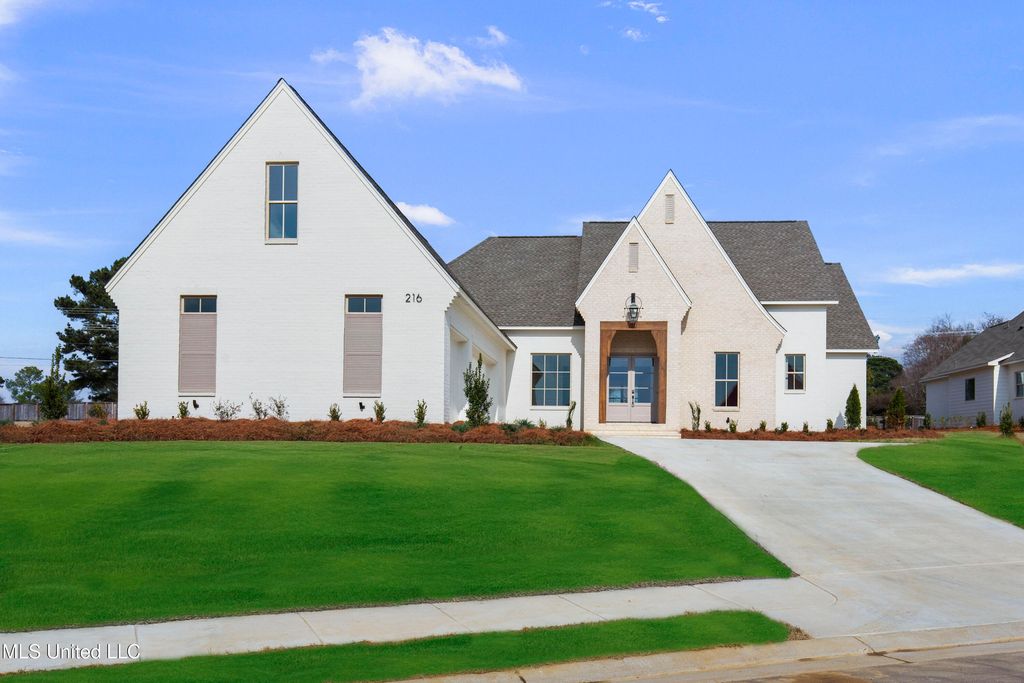 216 Parke Drive, Ridgeland, MS 39157