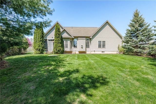 133 Leamington Circle, Greece, NY 14626
