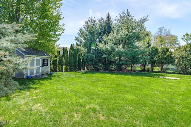 133 Leamington Circle, Greece, NY 14626