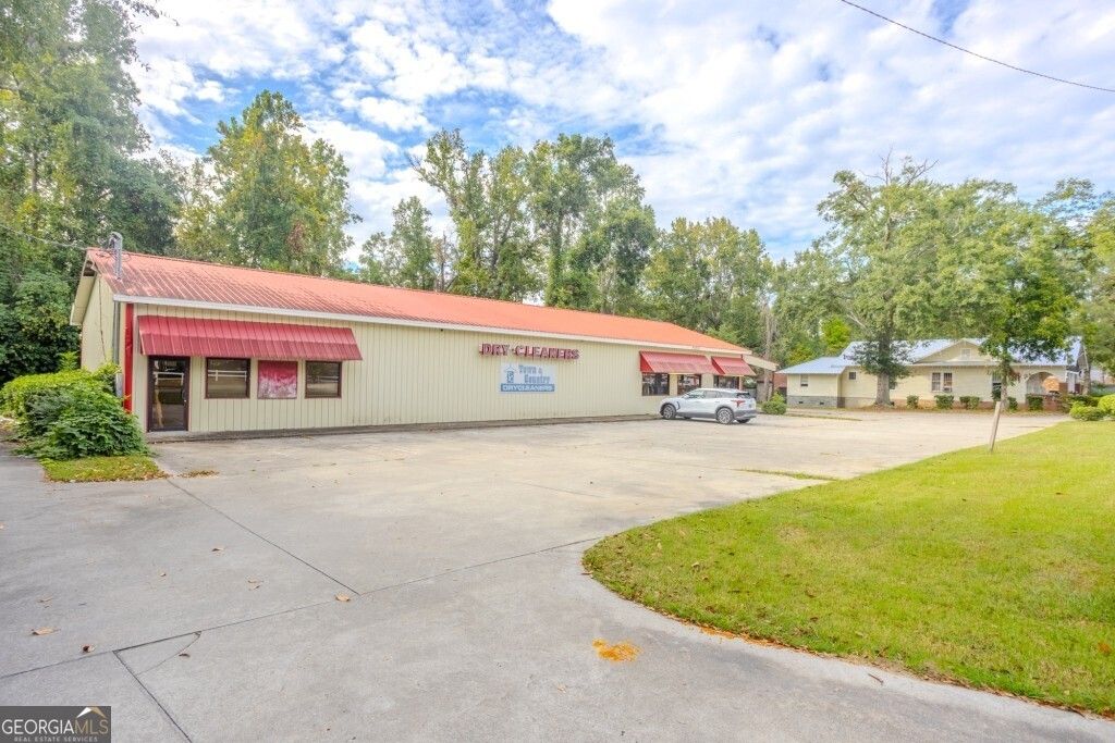 244 N College Street, Statesboro, GA 30458