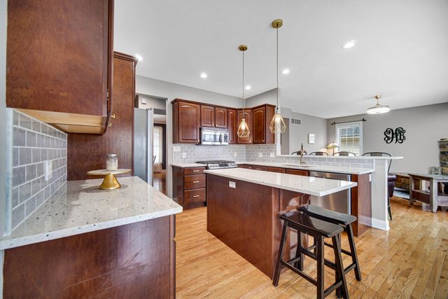 6825 73rd Court, Schererville, IN 46375