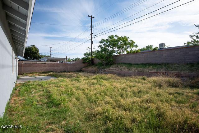 45462 E 3rd Street, Lancaster, CA 93535