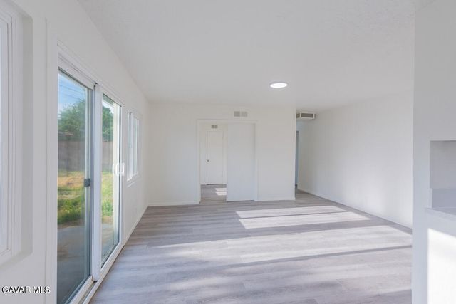 45462 E 3rd Street, Lancaster, CA 93535