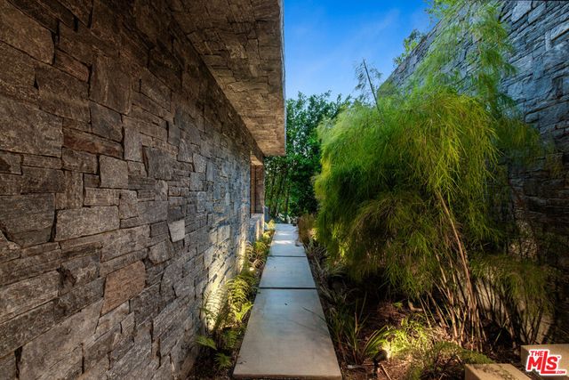 9330 Hazen Drive, Beverly Hills, CA 90210