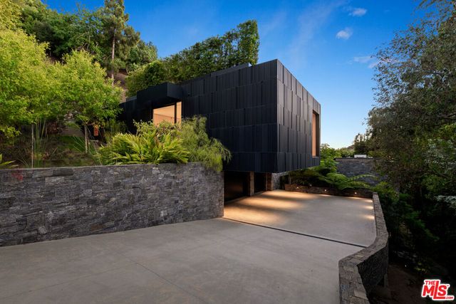 9330 Hazen Drive, Beverly Hills, CA 90210