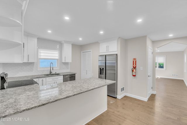 185 Elmwood Road, Oakhurst, NJ 07755