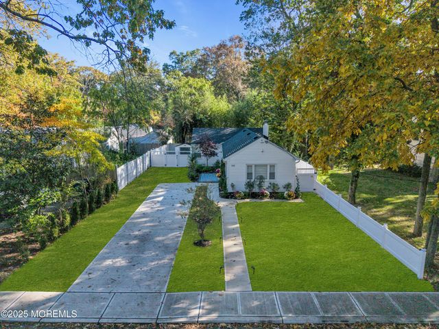 185 Elmwood Road, Oakhurst, NJ 07755