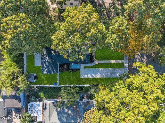 185 Elmwood Road, Oakhurst, NJ 07755