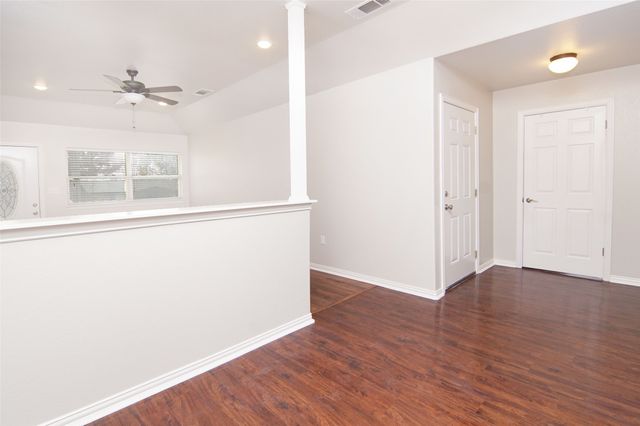 6800 Wallis Road, Lake Worth, TX 76135