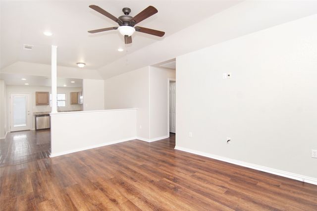 6800 Wallis Road, Lake Worth, TX 76135