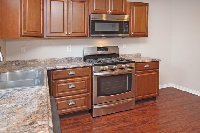 6800 Wallis Road, Lake Worth, TX 76135