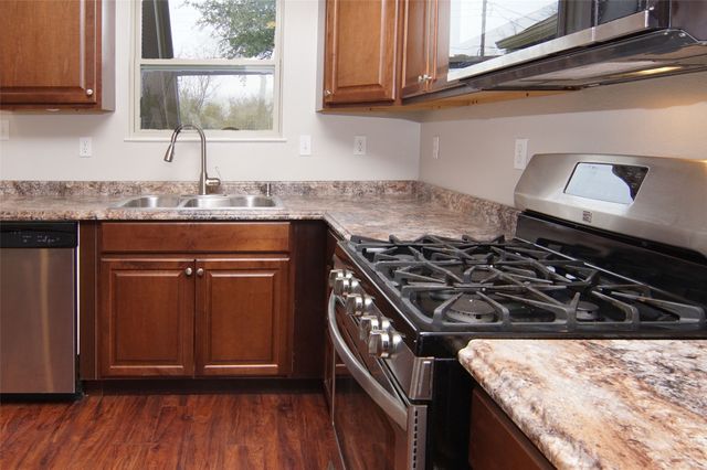 6800 Wallis Road, Lake Worth, TX 76135