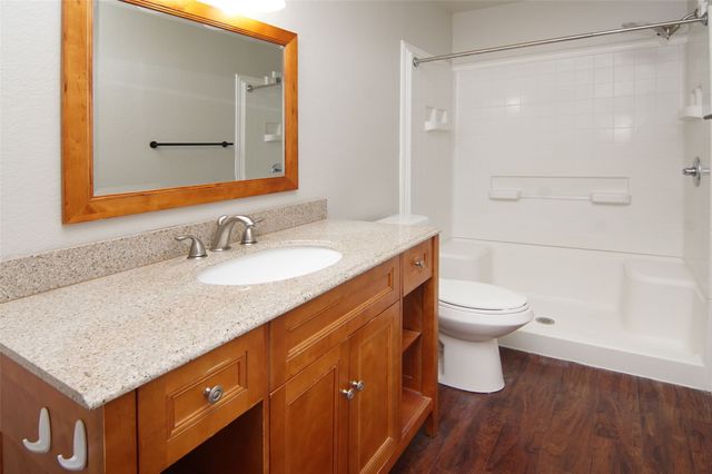 6800 Wallis Road, Lake Worth, TX 76135