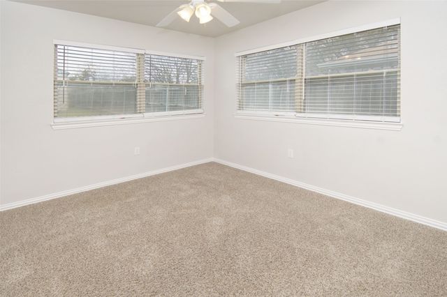 6800 Wallis Road, Lake Worth, TX 76135