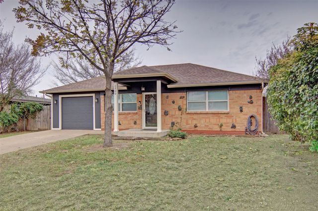 6800 Wallis Road, Lake Worth, TX 76135