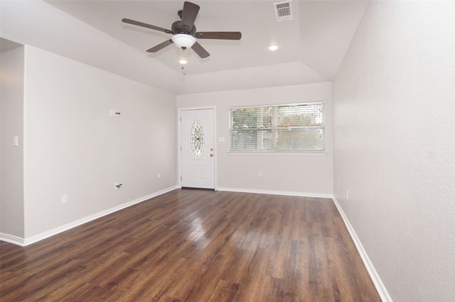 6800 Wallis Road, Lake Worth, TX 76135