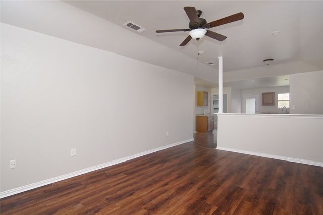 6800 Wallis Road, Lake Worth, TX 76135