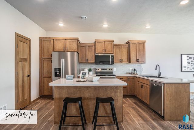 9215 W 43rd St Street, Sioux Falls, SD 57106