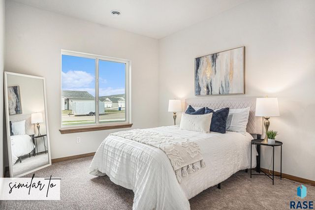 9215 W 43rd St Street, Sioux Falls, SD 57106