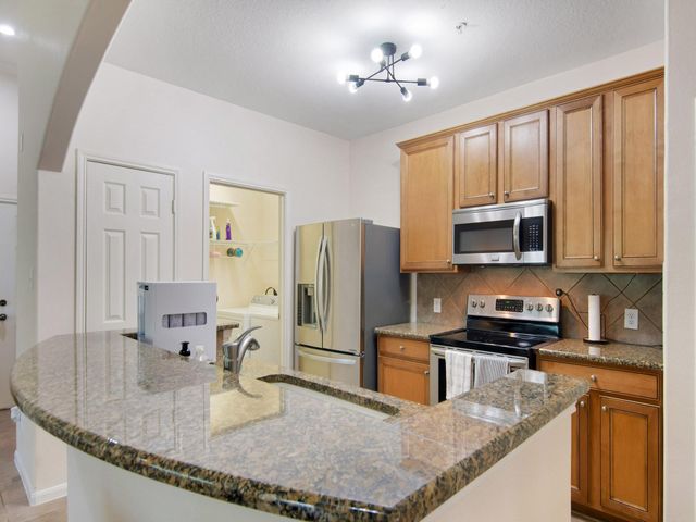 6607 Lake Woodlands 433, The Woodlands, TX 77382