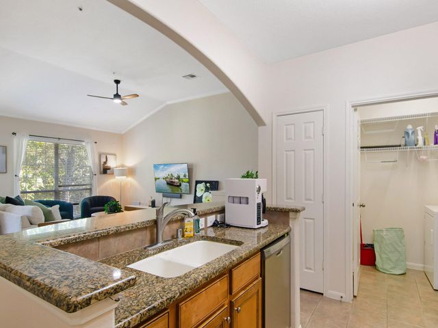 6607 Lake Woodlands 433, The Woodlands, TX 77382