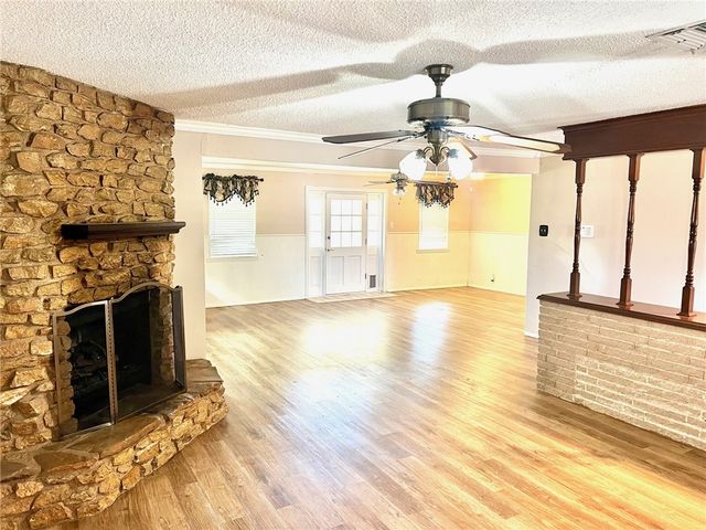 808 W Denison Drive, Robinson, TX 76706