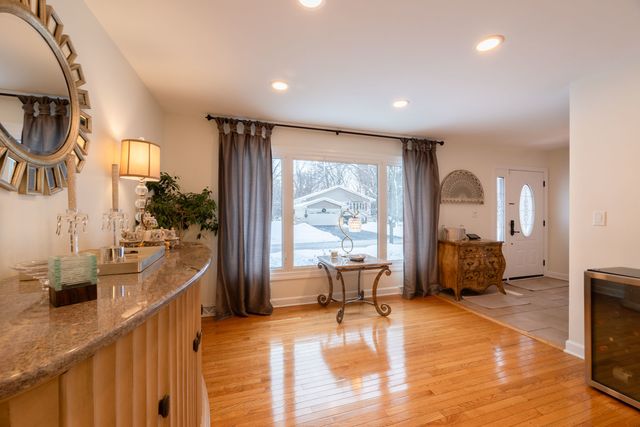 329 Montclare Lane, Wood Dale, IL 60191