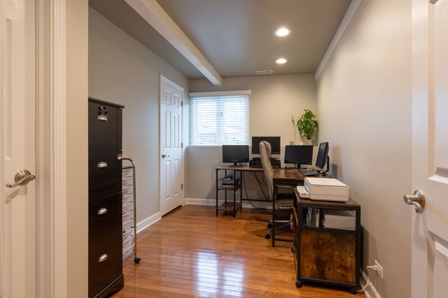 329 Montclare Lane, Wood Dale, IL 60191