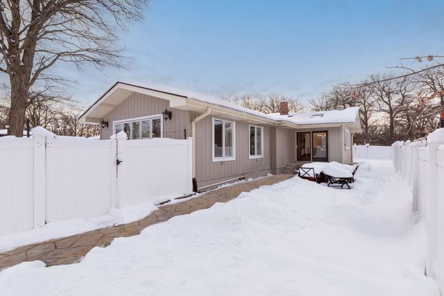 329 Montclare Lane, Wood Dale, IL 60191