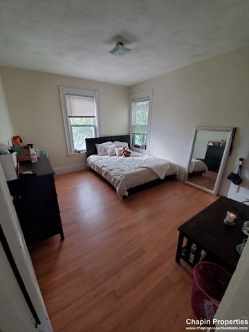 40 Forest St A, Boston, MA 02119