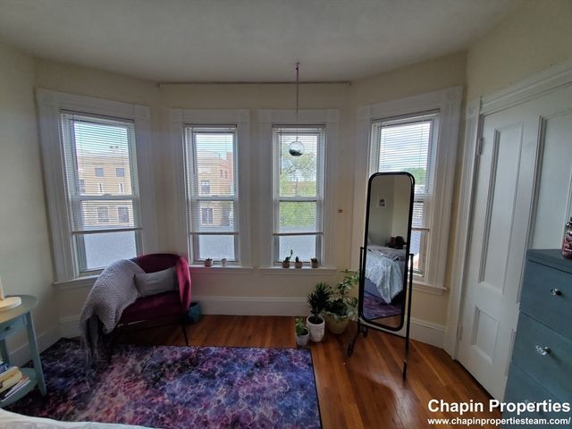 40 Forest St A, Boston, MA 02119