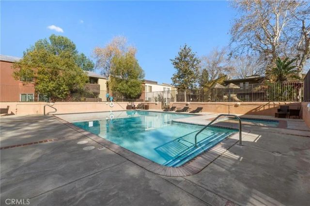 18350 Hatteras 157, Tarzana, CA 91356