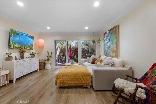 18350 Hatteras 157, Tarzana, CA 91356