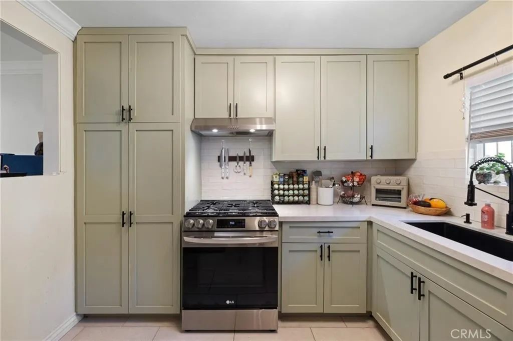 18350 Hatteras 157, Tarzana, CA 91356