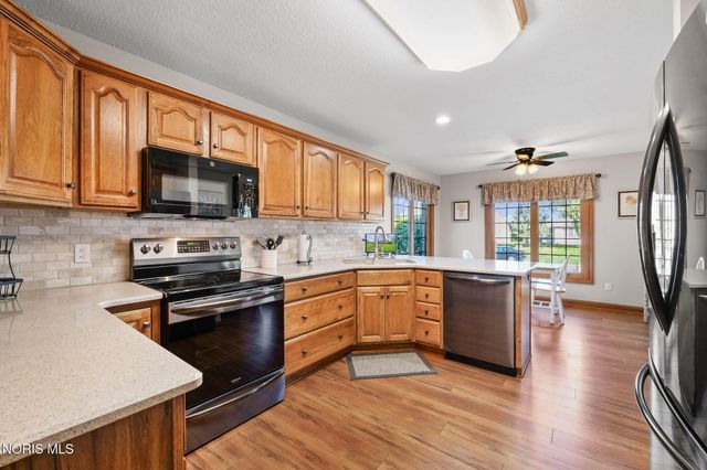 6041 Tournament Drive, Waterville, OH 43566