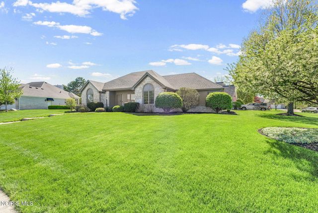 6041 Tournament Drive, Waterville, OH 43566