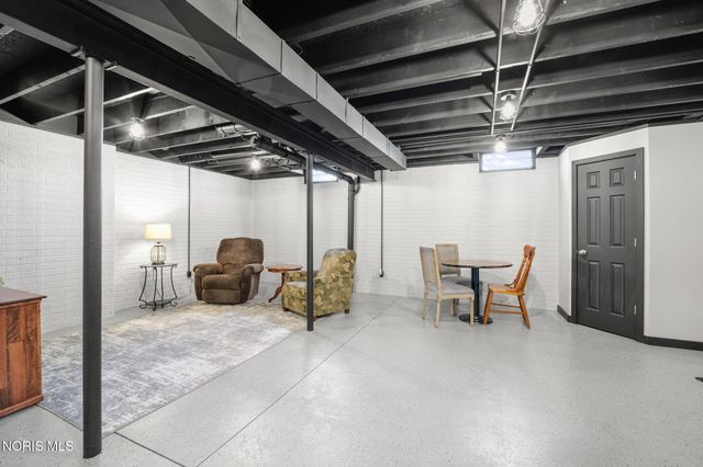 6041 Tournament Drive, Waterville, OH 43566